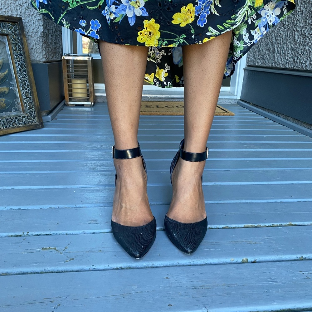 Style & Co. Black Snake Skin Leather Heels - Picture 2 of 5